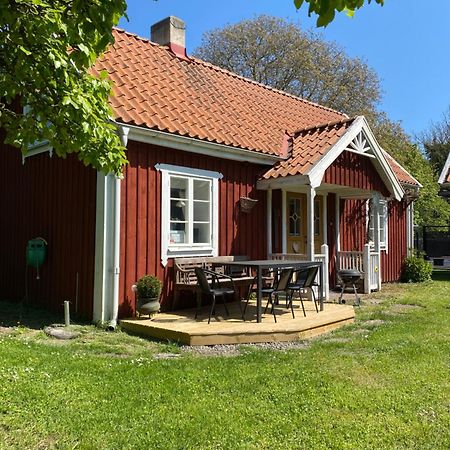 Bo i egen stuga på härlig ölandsgård Köpingsvik Exteriör bild
