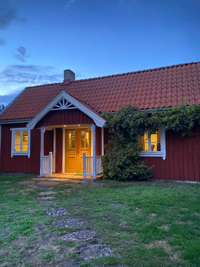 Bo i egen stuga på härlig ölandsgård Köpingsvik Exteriör bild