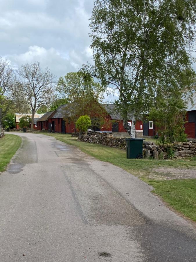 Bo i egen stuga på härlig ölandsgård Köpingsvik Exteriör bild
